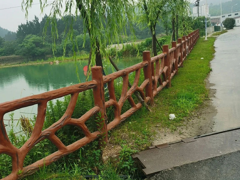 河道仿木围栏